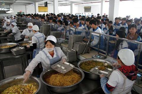 學校食堂承包這個近乎被壟斷的賺錢生意，如今卻“開不下去”？