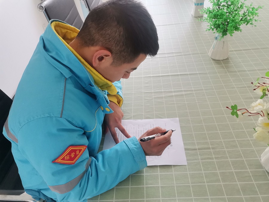 1703813932464352.jpg 員工考試現(xiàn)場(chǎng).jpg