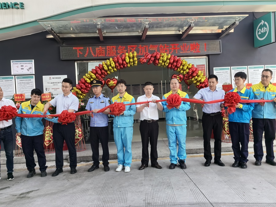 1715841607749567.jpg 8b1258033d5f9c00442765115a50442.jpg