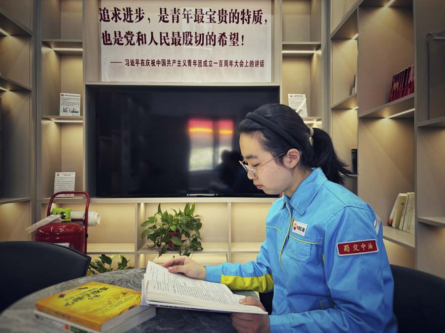 1747212538130003.jpg 尹紅莉_1.JPG