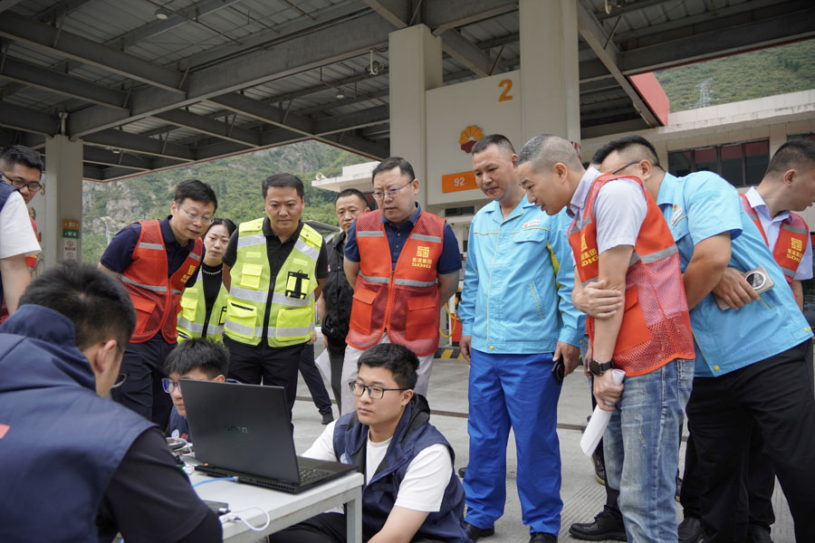 1750215530519181.jpg 蜀道交通服務(wù)集團(tuán)2025年防汛應(yīng)急演練圓滿舉行4_1.JPG